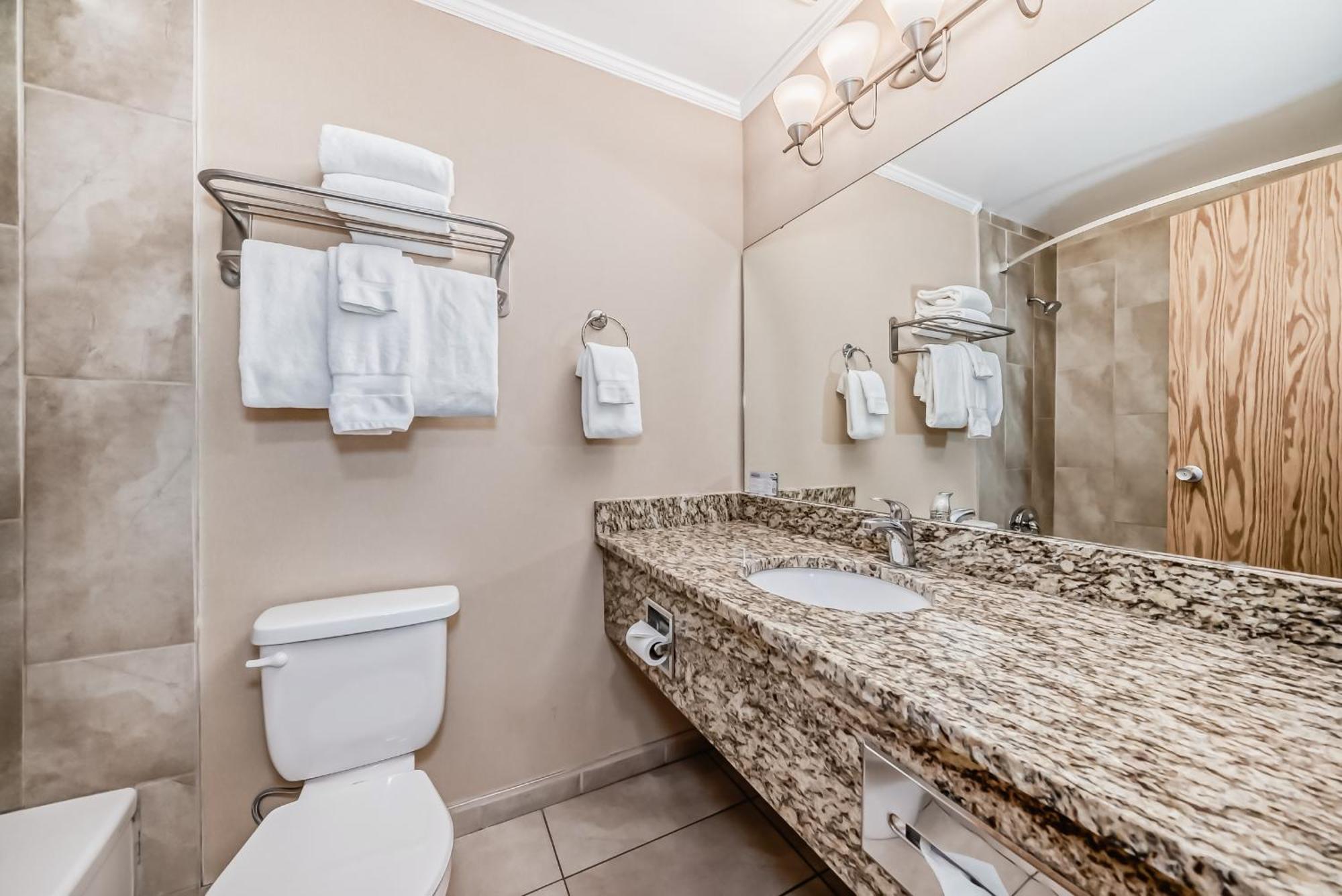 Invermere Inn & Suites Экстерьер фото