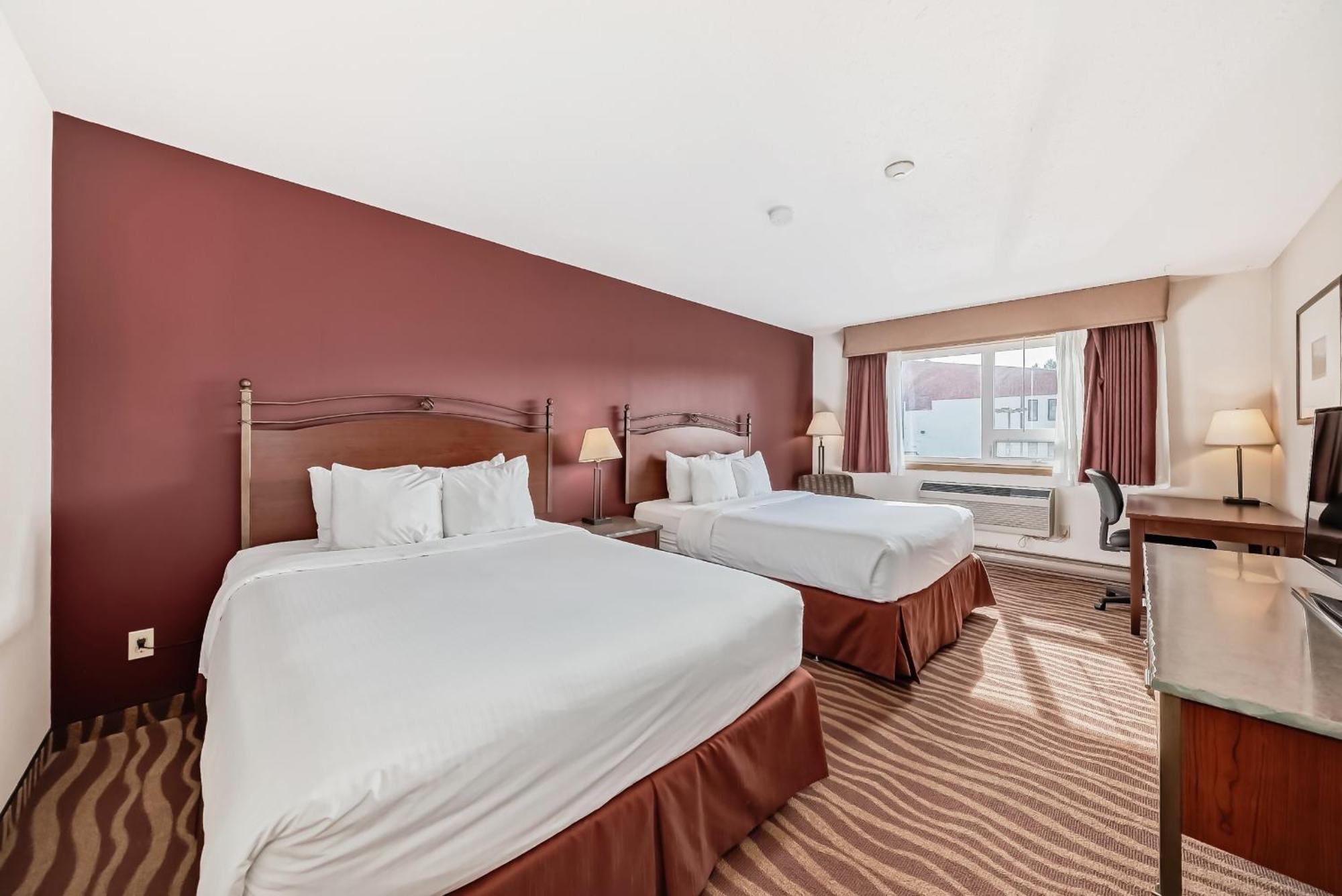 Invermere Inn & Suites Экстерьер фото