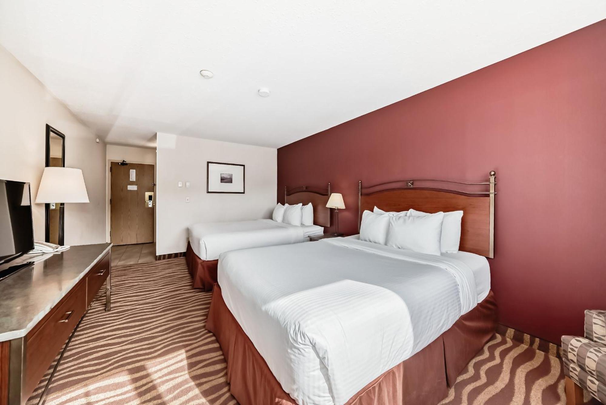 Invermere Inn & Suites Экстерьер фото